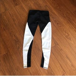 Alo yoga illusion legging